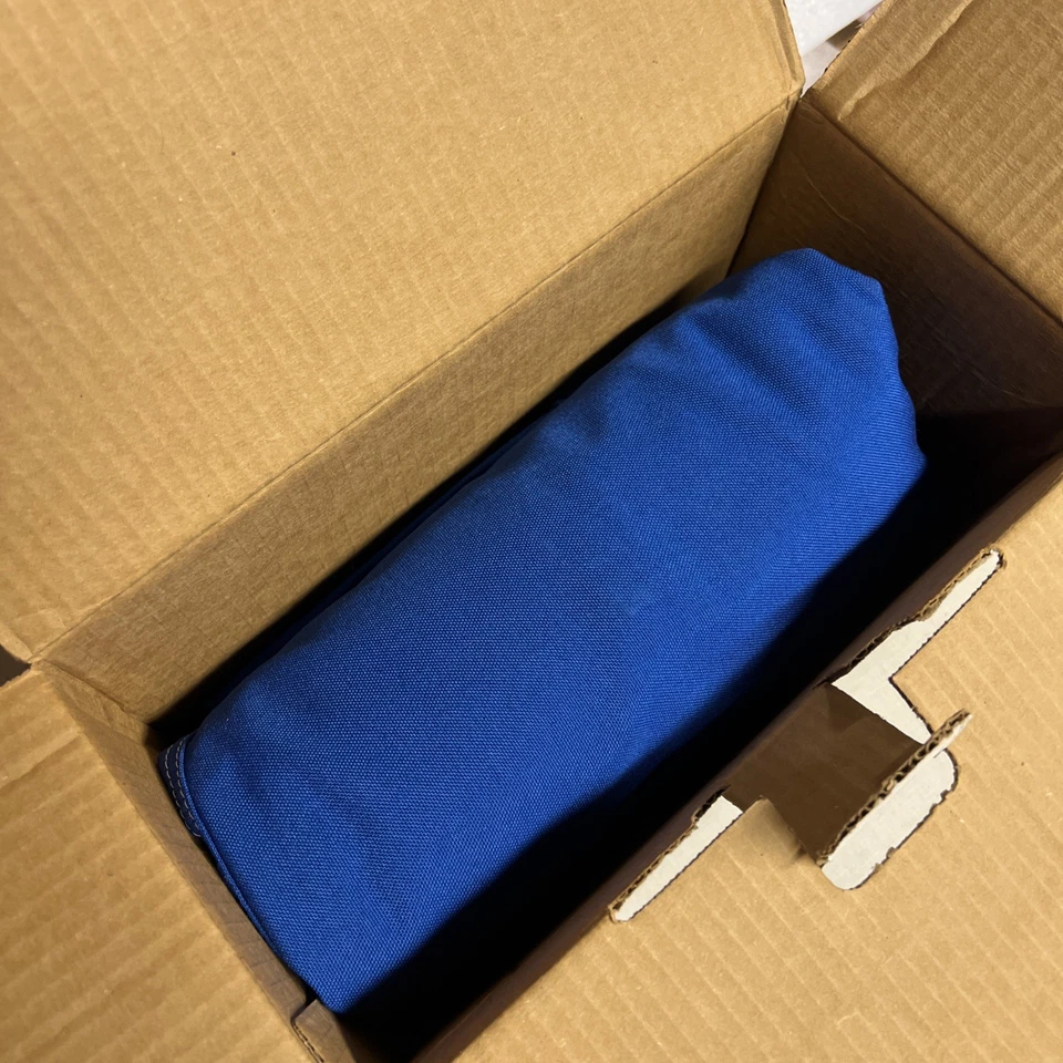 NUEVO DE STOCK Covercraft Tigershark Daytona 1995-1997 azul XW-832-BLb cubierta PWC Foto 1 de 4