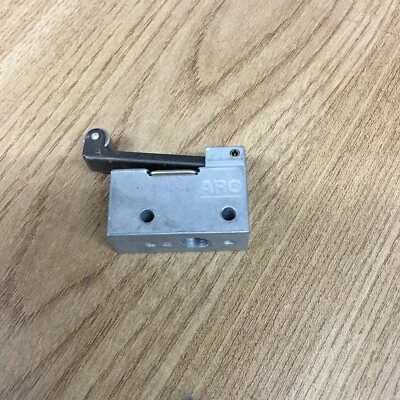 2F895  3-Way 2-Position, 1/8 in fitting ARO Air Control Valve 200 Series - Image 1 of 4