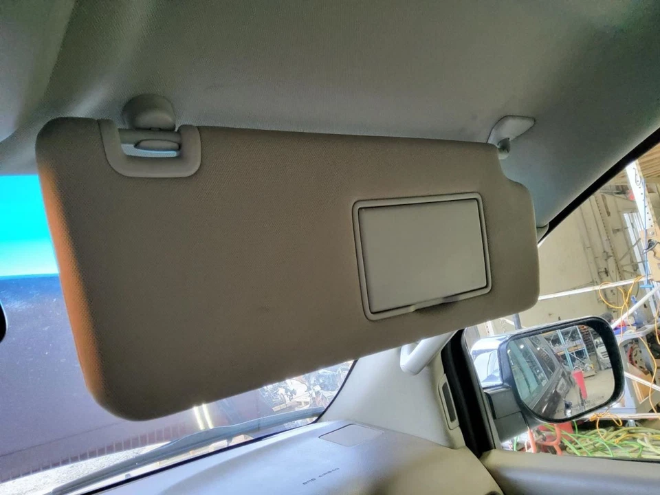 Parasol derecho pasajero iluminado para 04-15 ARMADA 557288 Foto 1 de 1