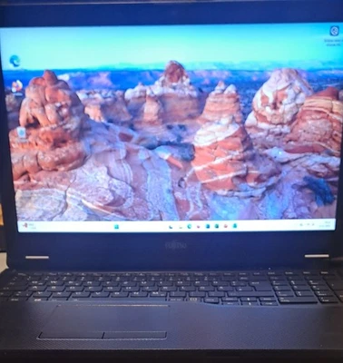 Notebook Fujitsu Lifebook E5511 i3-1125G4 8GB 256GB SSD Windows 11 MS-Office - Bild 1 von 4