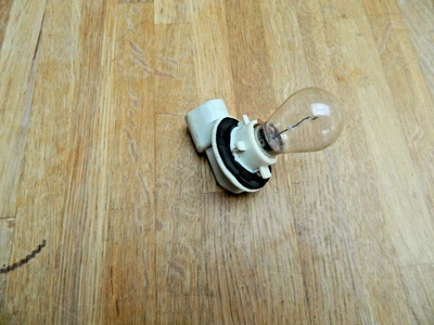 SOPORTE BOMBILLA INDICADOR DELANTERO RENAULT CLIO MK 1 Foto 1 de 3