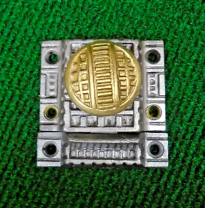PESTILLO DE GABINETE VINTAGE con perilla giratoria de latón y guardián a juego (20119-4) - Imagen 1 de 9