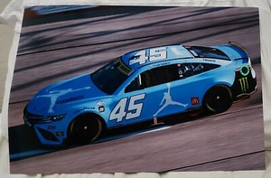 PÓSTER BRILLANTE #2 TYLER REDDICK #45 TOYOTA 13X19 - Imagen 1 de 1