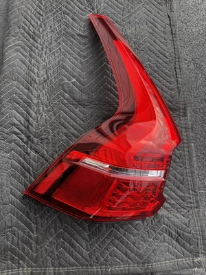 2018 - 2025 沃尔沃 XC60 左驾驶员侧外尾灯 LED 原始设备制造商  — 第 1/4 张图片