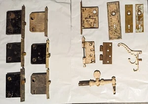 Lote de salvamento de herrajes de bisagra de puerta con cerradura de mortaja oxidada de colección para REPUESTOS O REPARACIÓN - Imagen 1 de 8