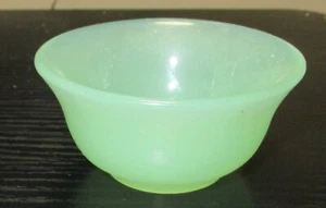 CHINESE TRANSLUCENT CELADON GREEN JADE BOWL CUP - Picture 1 of 4