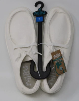 Mad Love Lizzy Slip On Sneakers Shoes Size 7 White NWT - Image 1 of 4