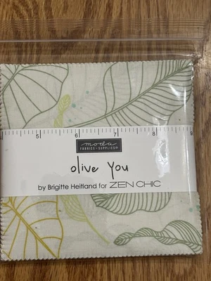 "Paquete de dijes OLIVE YOU de ZEN CHIC para moda de 5""" Foto 1 de 2