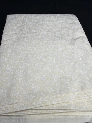 Acolchado de follaje crema y crema de algodón, Marcus Brothers, 5+ yardas bajo volumen Foto 1 de 4