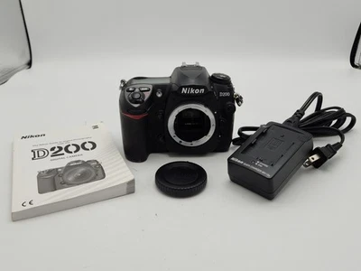 *Sin batería* Cuerpo de cámara digital Nikon D200 10,2 MP SLR con cargador - obturador 23k Foto 1 de 4