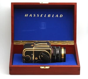 Hasselblad 2000FC + F2,8/80 + Magazin "Gold" 100 Years in Photography 1885-1985 - Bild 1 von 11