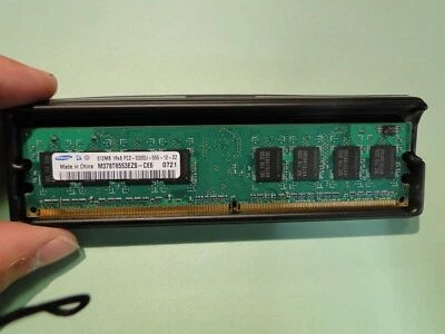 2x 512MB Samsung 5300U desktop PC RAM DDR2 M378T6553EZS-CE6 - Image 1 of 4