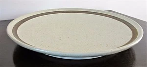 Plato de servir redondo pesado grande de gres marrón mediano - beige 14 1/2" de diámetro  - Imagen 1 de 9