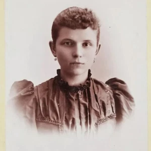 Cabinet Card Photo Pretty Young Woman Victorian Fashion Kirth New York - Picture 1 of 7
