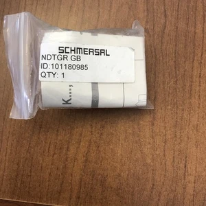 Schmersal NDTR/GB 101180985 Start Push Button Switch W/Mount - Imagen 1 de 7