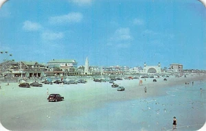 Postcard FL: Beach Scene, Daytona Beach, Florida 1960's Unposted - Picture 1 of 2