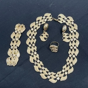 COLLAR Anillo Pulsera Pendientes Joyería Set de Joyería de Metal Tono Oro Brillante - Imagen 1 de 9