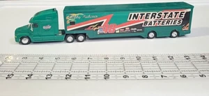 Bobby Labonte #18Trailer Rig NASCAR Winners Circle Interstate Batterien - Bild 1 von 4