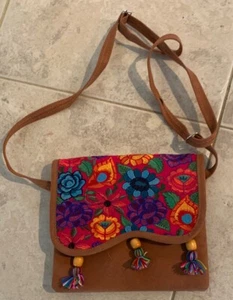 NEW Embroidered Floral Bag Mexican Shoulder Crossbody Chiapas Mexico Adrienne - Picture 1 of 5