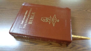 St Joseph Ed New American Bible 1992 Large Type Catholic Illustrated GUC no ink - Picture 1 of 13