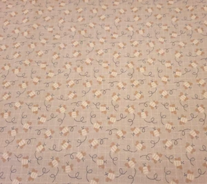 20" Little Critters P&B Textiles Gray Tonal Tan Bumble Bees - Picture 1 of 3