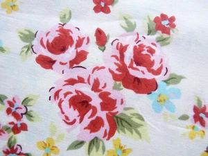 PINK ROSES on Ivory w/ Blue & Yellow Daisies Quality Quilt Cotton FAT 1/4 - Picture 1 of 3
