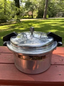 Pentola a pressione vintage 4 pezzi Mirro Matic alluminio 12 qt Canner M-0512 made in USA - Foto 1 di 10