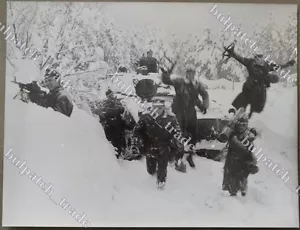 Foto de archivo militar del ejército búlgaro de infantería en ataque Guerra Fría - Imagen 1 de 1