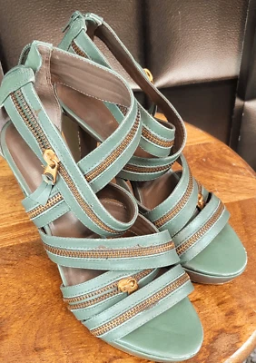 Tacones Pour la Victoire 9 Foto 1 de 4