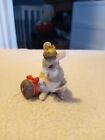 Charming Tails Silvestri MOUSE KING WITH ACORN (natv 1)