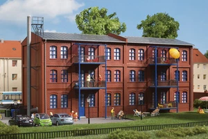 Auhagen 11450 H0 Wohnhaus August-Hagen-Str. 1  Neuheit 2017 OVP / - Imagen 1 de 1
