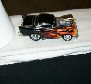 Funline 2001 Muscle Machines-57 Chevy-Die-Cast Christmas Car - Picture 1 of 4