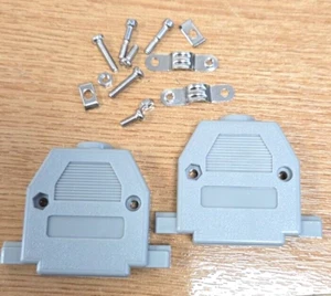 CAPUCHA Conector "D" 25 Vías Plástico Color GRIS - Imagen 1 de 2