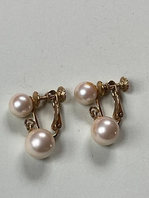 Clip colgante vintage con dos cuentas de perlas de imitación de crema marca Marvella dorado Foto 1 de 4