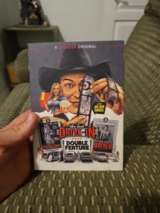 Das letzte Drive-In mit Joe Bob Briggs: Chaos / Passendes Fleisch [neue DVD] Schild - Bild 1 von 1