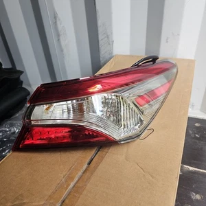 New OEM Genuine Toyota Tail Light Lamp 2018-2020 Camry XLE LED 81550-06840 RH - Picture 1 of 6