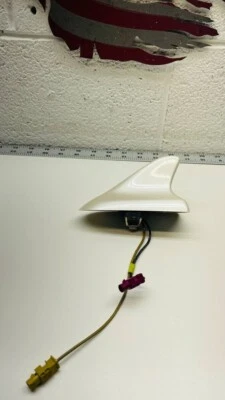 Antena de radio OEM 20786825 2011 2012 2013 2014 2015 2016 2017 Cadillac XTS Foto 1 de 4