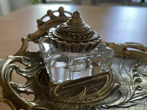 Vintage Brass Inkwell~VMC Metal Crafters Solid Brass & Crystal Rococo Stand - Picture 1 of 12