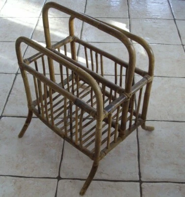 Ancien porte revues vintage en rotin grand modèle - Photo 1/4