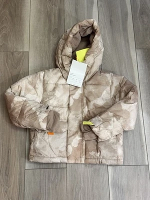 Chaqueta acolchada aislante All In Motion para niños talla S 4/5 con capucha marrón Foto 1 de 4