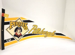 NEW Vintage  PITTSBURGH PIRATES 12"x30" Felt  Baseball Pennant - Picture 1 of 1