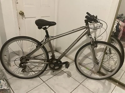 Bicicleta de montaña Schwinn Foto 1 de 4