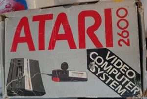 Atari 2600 VCS Videospielsystem in OVP (komplett) working cond - Picture 1 of 6