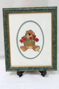 GERAHMTER HANDGENÄHTER SUZY ZOO BÄR - Bild 1 von 2