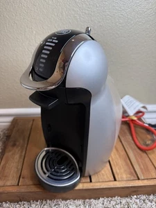 Macchina da caffè Nescafe Dolce Gusto Genio 2 tipo 9771 argento - Foto 1 di 9