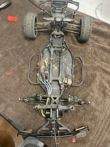 Team Associated SC10 - Picture 1 of 5