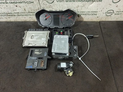 RENAULT TRAFIC MK3 PH1 X82 2.0 DIESEL MANUAL ENGINE ECU KIT 237107893S - Image 1 of 4