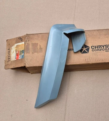 Plymouth Satellite 1974 sedán 4P nuevo MoPar guardabarros delantero derecho relleno de parachoques Foto 1 de 3