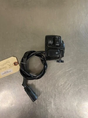 Harley-Davidson Sportster 883 2007 conjunto de controles delanteros derechos (arranque/parada) Foto 1 de 4