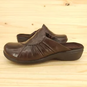 Scarpe comode Clarks Mules da donna taglia 7 in pelle marrone slip on western cottage - Foto 1 di 9